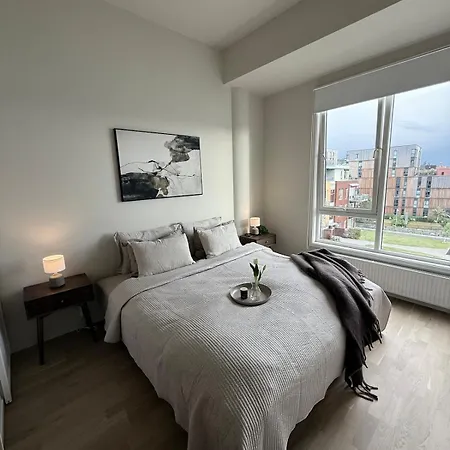 Bright And Modern Centrally Located In Lade *
