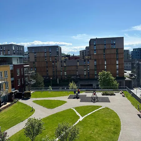 Bright And Modern Centrally Located In Lade