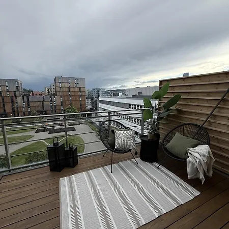 Bright And Modern Centrally Located In Lade Lejlighed